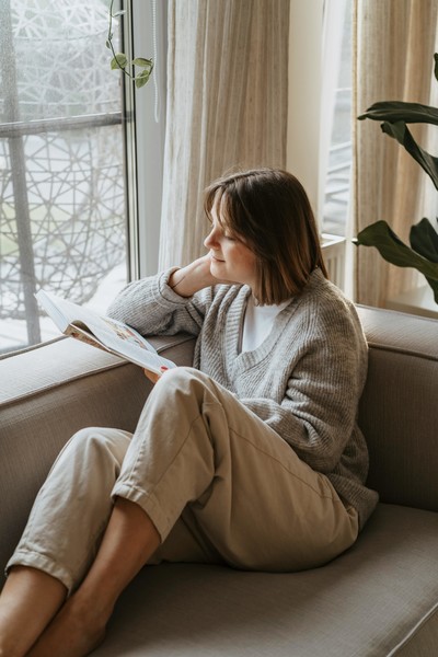 individual counselling woman content on couch